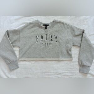 Light Gray 'FAIRY FAERIE' Cropped Sweatshirt